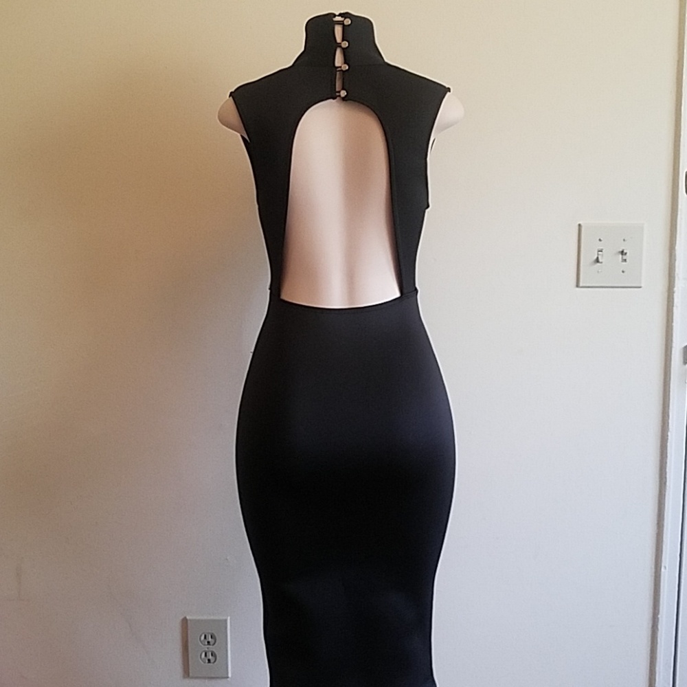 (LAST ONE)Solid deep V neck high collar dress. - Picture 8 of 8
